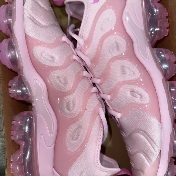 Nike Air VaporMax Plus Pink Foam FZ3614-686 - Picture 3 of 5